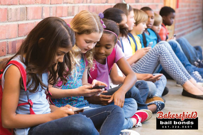 Should Cellphones Be Banned By Law In Schools?